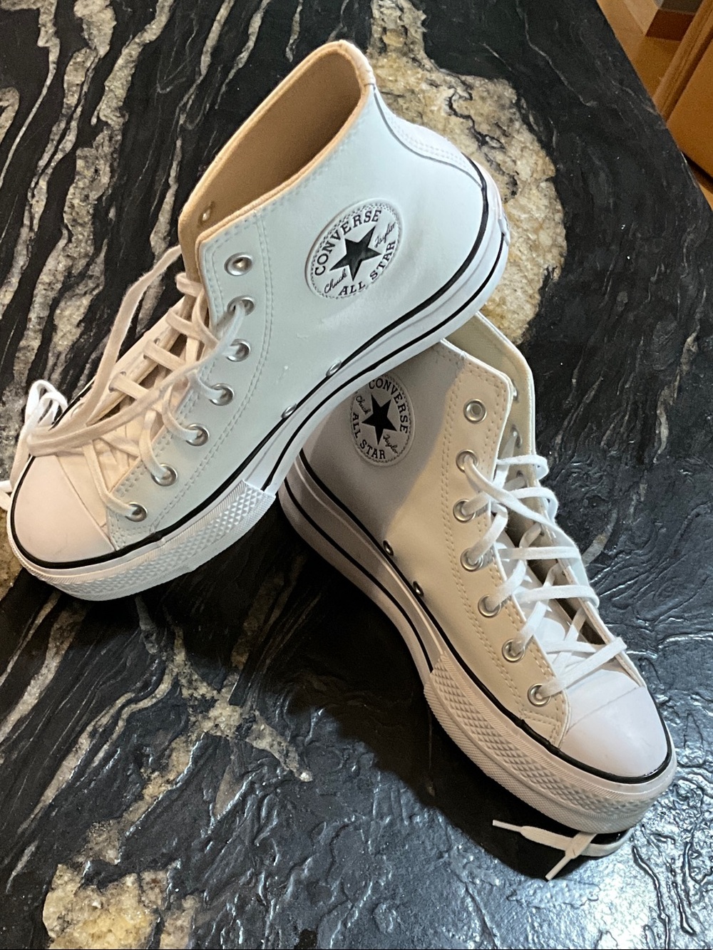Converse White High Top leather Sneakers